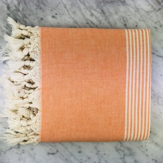 Oranje hamam handdoek van bio katoen verkrijgbaar bij GreenPicnic