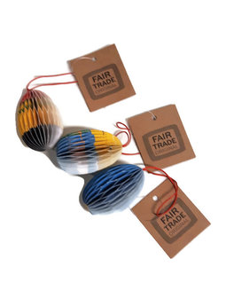 Fairtrade paas ei hanger van gerecycled papier Greenpicnic