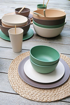 Zuperzozial C-PLA servies van bio plastic - GreenPicnic