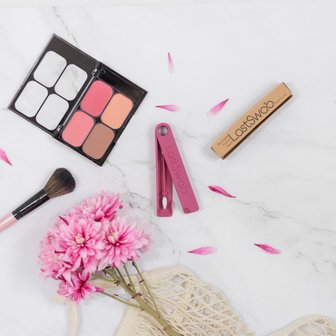 Beauty LastSwab Purple herbruikbare wattenstaaf voor het zorgvuldig bewerken van je make-up, te koop bij GreenPicnic