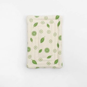Reusable scrub sponges met Mint Leaf print van A Slice of Green