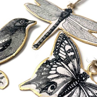 GreenPicnic - Metalen hangers van een vogel, libelle en vlinder van Imbarro