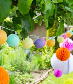 Fairtrade lichtbollen slinger voor buiten van Cotton Ball Lights bij GreenPicnic Arco Iris