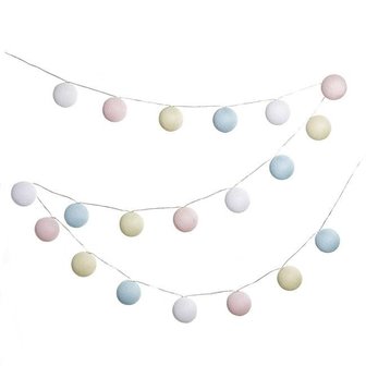 Cotton Ball Lights Outdoor Pastel bij Greenpicnic