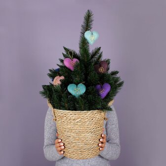 GreenPicnic fairtrade kerstboom ornamenten van vilt - Winterhartjes van Sjaal met Verhaal