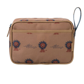 Lion Wash Bag van Fresk, rPET toilettas met leeuwtjes - Webshop GreenPicnic