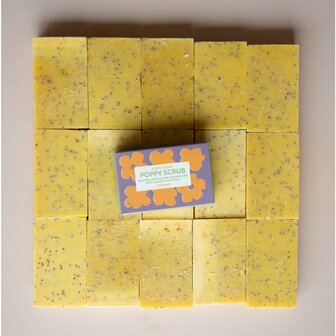 Foekje Fleur en Bubble Buddy organic poppy scrub bars - GreenPicnic