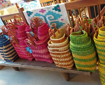 Fairtrade mandtas shoppers in verschillende kleuren bij Greenpicnic