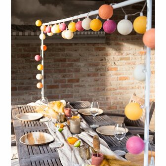 Fairtrade lichtbollen slinger van Cotton Ball Lights bij GreenPicnic Coral