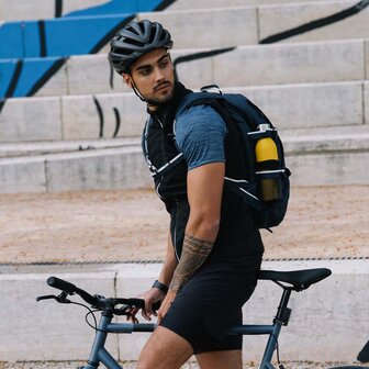 Qwetch thermosfles geel om mee te nemen op de fiets