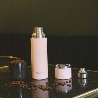 Qwetch thermosfles met drinkbeker dop in roze