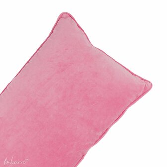 Koop het Imbarro Cushion Lala P Blush, roze fluwelen sierkussen bij GreenPicnic