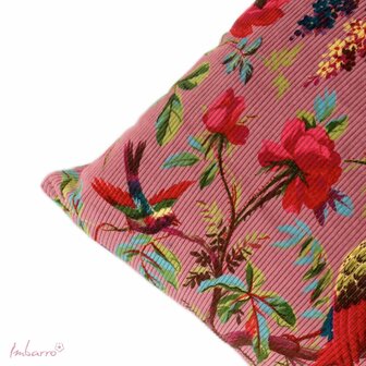Roze ribfluweel kussen van Imbarro paradise