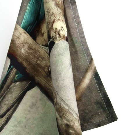 Eerlijk keukentextiel van Imbarro met exotische parrot print