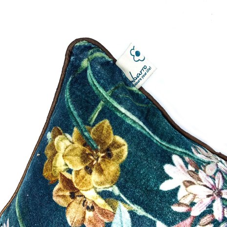 Detail Imbarro Florin kussentje met bloemen