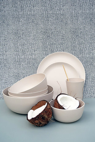 Zuperzozial C-PLA kommen en servies in Coconut White, GreenPicnic