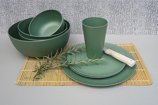 Zuperzozial Rosemary Green C-PLA servies van bio plastic, GreenPicnic