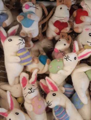 Vilten paashaasjes met ei Greenpicnic
