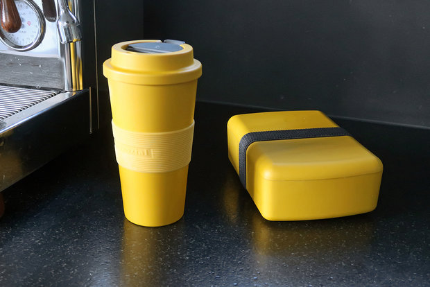 Zuperzozial Time Out Coffee to Go Mug en Lunchbox in Saffran Yellow