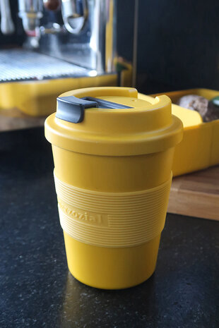 Time-out mug 350ml van zuperzozial in Saffran Yellow