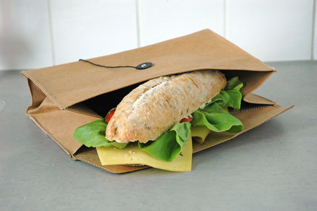 on the road baguette bag van wasbaar papier