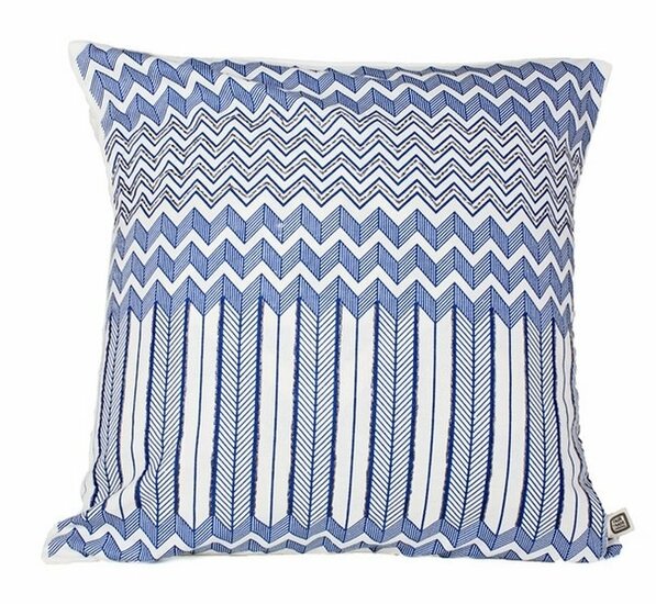 Fairforward Graphic Blue sierkussen, Fairtrade bij Greenpicnic