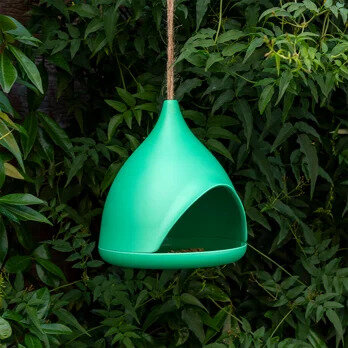 Groen bamboevezel vogel voederhuisje in groen bij Greenpicnic