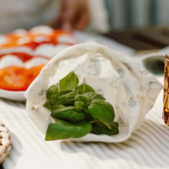 Bijenwasdoek gevouwen als zakje Abeego