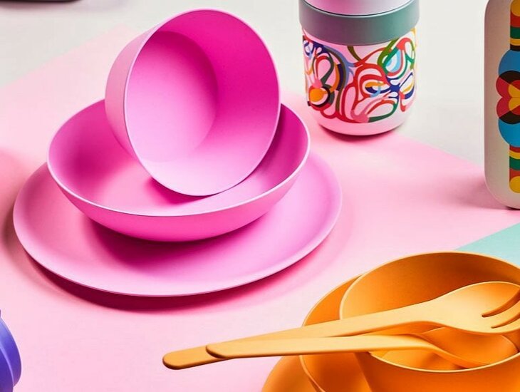 Bioplastic servies voor thuis of camping in roze