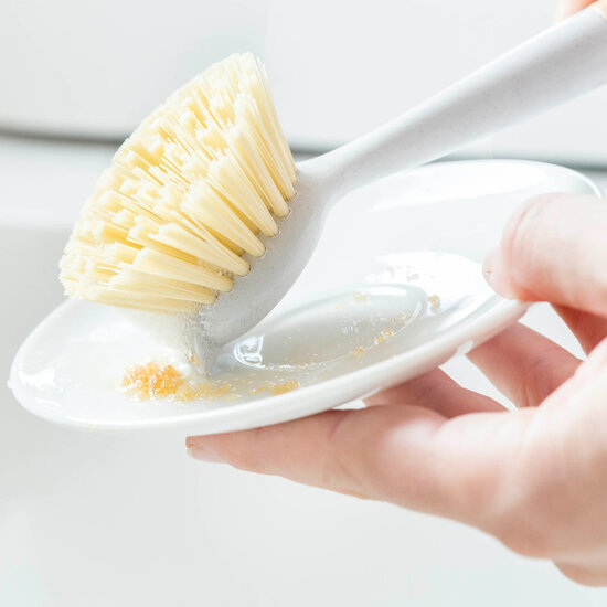 Duurzame afwaskwast met schraper