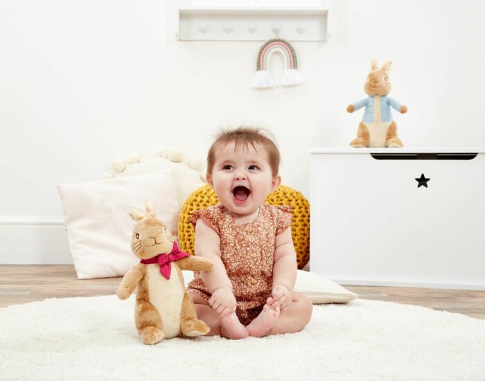 Zachte knuffel van Peter Rabbit met kindje