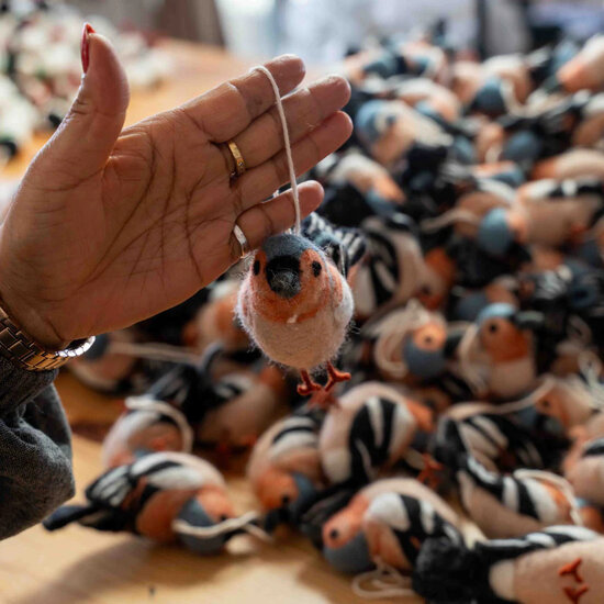 Vinkje van vilt, vogeltjes van Sjaal met Verhaal bij Greenpicnic