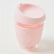 Glazen koffiebeker met siliconen hoes antislip in zachtroze