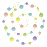 Fairtrade slinger van vilten bolletjes in pastelkleuren - Webshop GreenPicnic