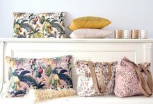 Velours kussens, tassen en etuis