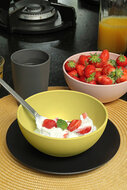 Zuperzozial gele kom 16cm, Nature Bowl Yellow