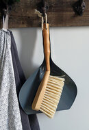 Cabanaz Dustpan and Brush Grey bij Greenpicnic