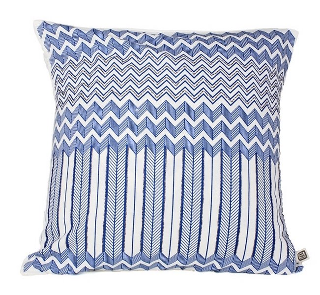 Fairforward Graphic Blue sierkussen, Fairtrade bij Greenpicnic