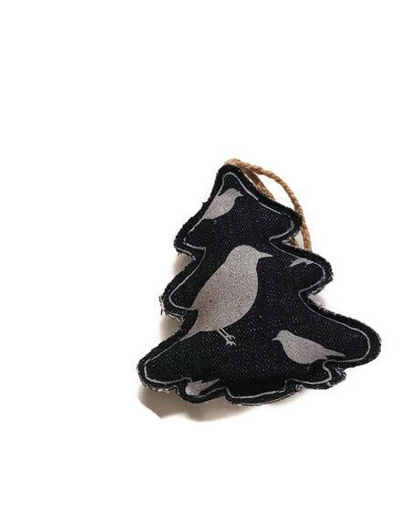 Kinta hanger van denim stof - kerstboom met vogelprint Kinta hanger van denim stof - kerstboom met vogelprint