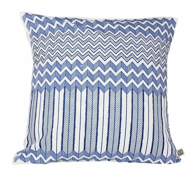 Fairtrade sierkussen Graphic Blue