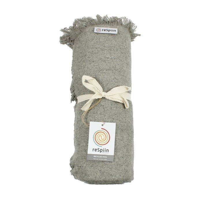 ReSpiin recycled wool blanket - Lichtgrijs deken van gerecyclede wol