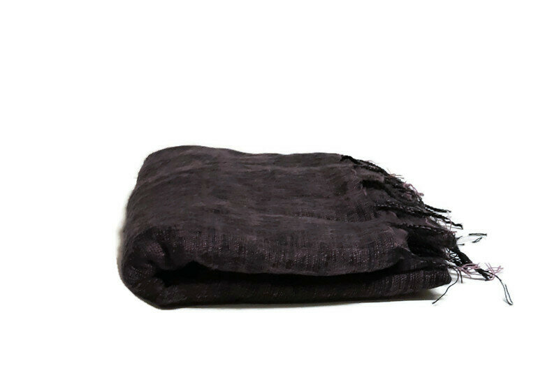 Sjaal met Verhaal Plaid Aubergine - Fairtrade gemaakt in Nepal