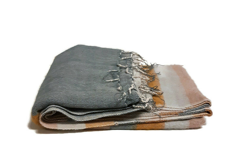 Sjaal met Verhaal Plaid, Okergeel-crème gestreept - Fairtrade gemaakt in Nepal