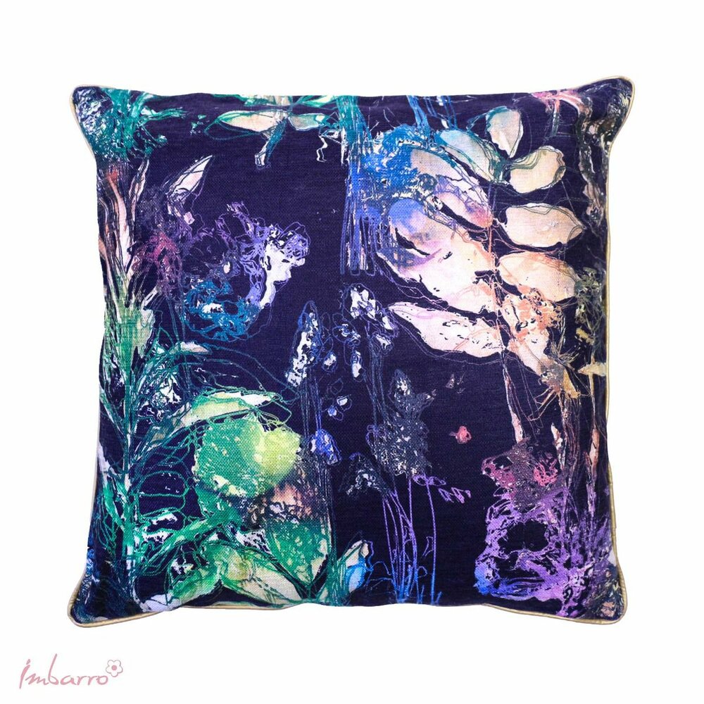 Imbarro Cushion Ivy, sierkussen paars met flora print