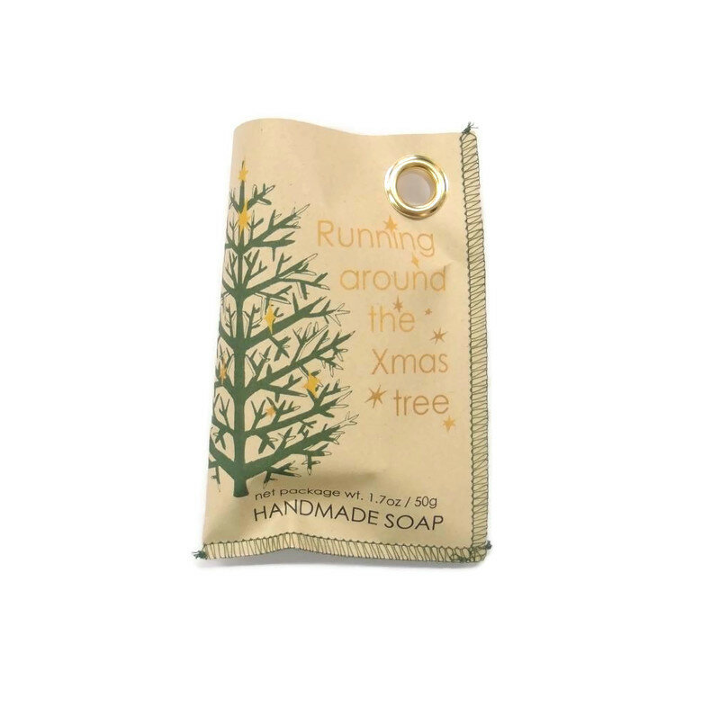 Fairtrade zeepje Running Around the Christmas Tree, matcha