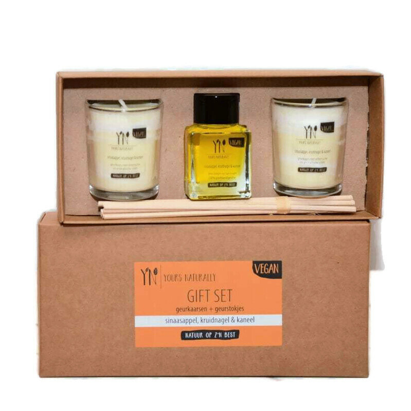 Yours Naturally gift set kaarsen en geurstokjes - Sinaasappel, Kruidnagel & Kaneel Yours Naturally gift set kaarsen en geurstokjes - Sinaasappel, Kruidnagel & Kaneel