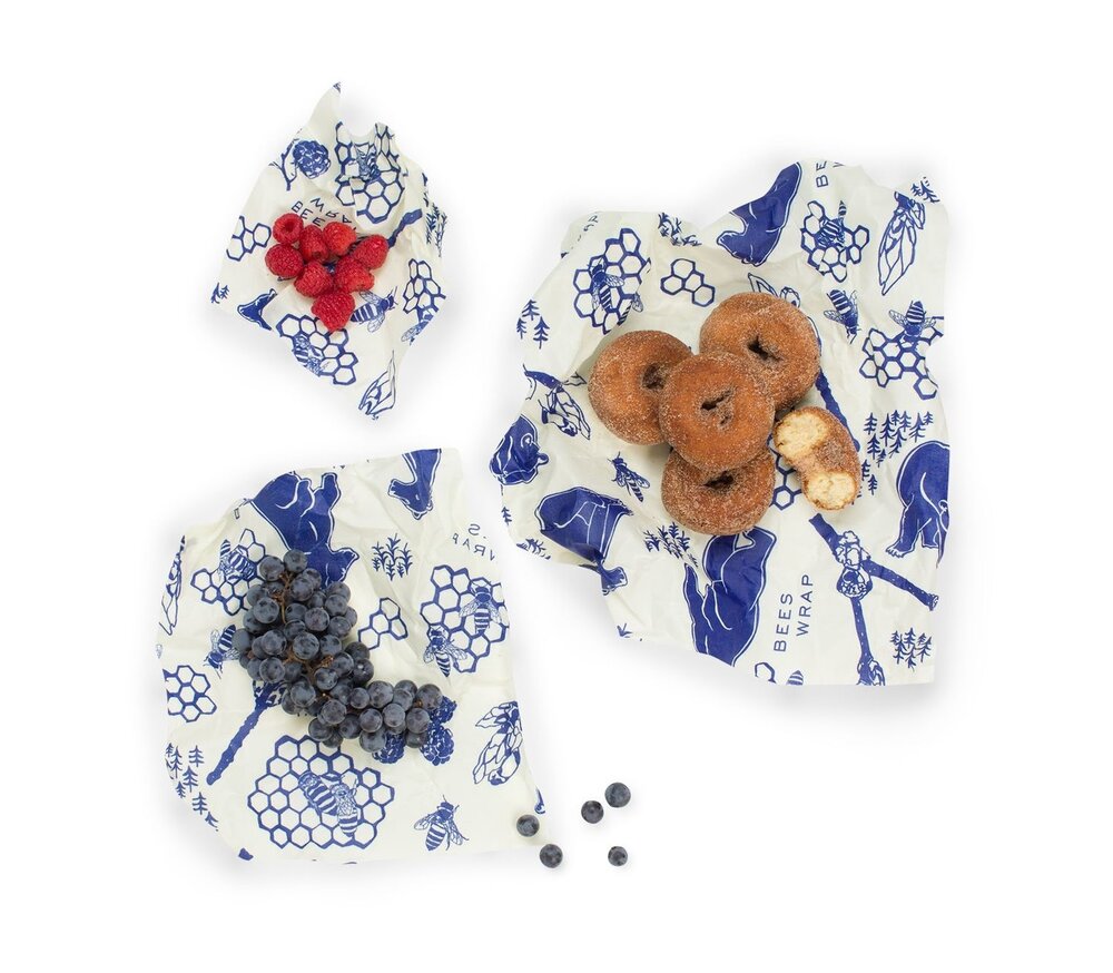 Bee's Wrap Assorted 3 Pack Bee's & Bears : 3 verschillende maten bijenwasdoeken. Bee's Wrap Assorted 3 Pack Bee's & Bears : 3 verschillende maten bijenwasdoeken.