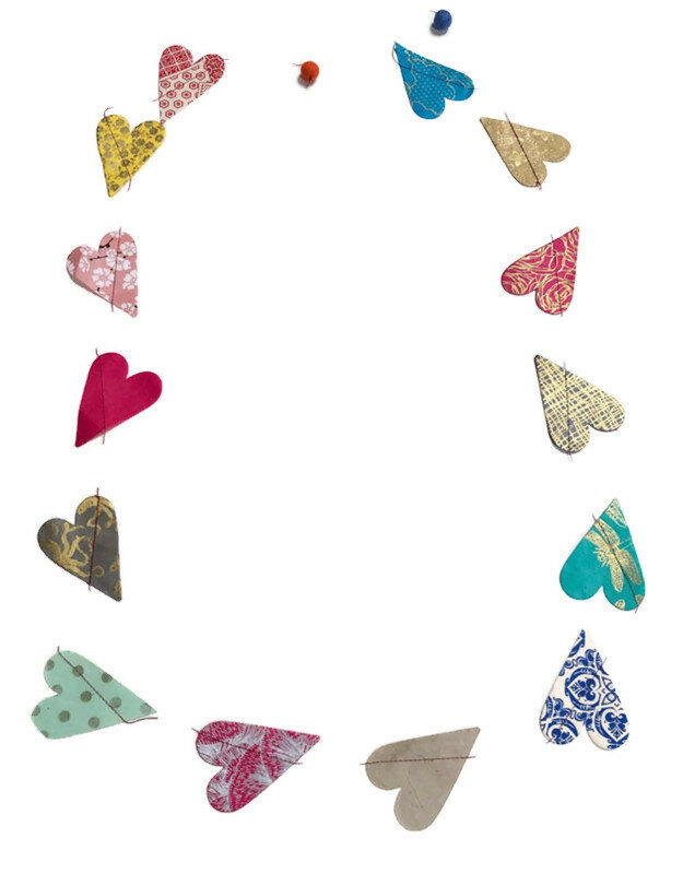 Olino Paperworks hartjes slinger, Fairtrade van Lokta Eco papier  Olino Paperworks hartjes slinger, Fairtrade van Lokta Eco papier