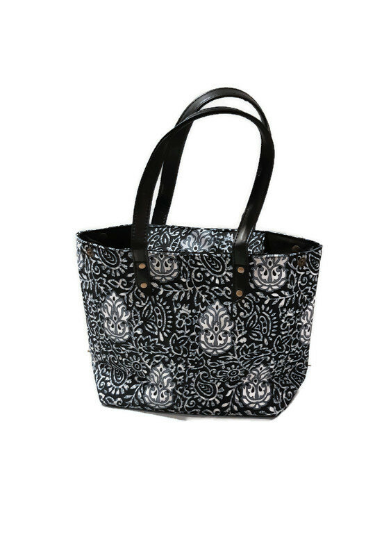 FairTrade tas van katoen, shopper met zwart-witte print FairTrade tas van katoen, shopper met zwart-witte print