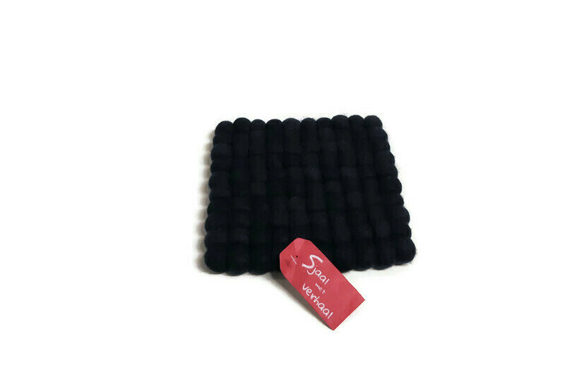 FairTrade vilten onderzetter van Sjaal met Verhaal, 20x20cm Donkerblauw